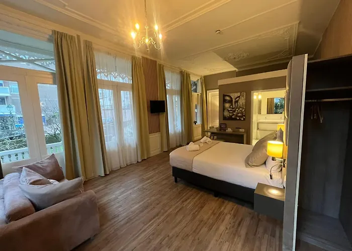 Andante Aan Zee 호텔 3*